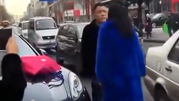 妻嗆「不給買就嫁你爸」　真相曝光了
