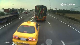 計程車違規硬切　兩駕駛國道停車飆罵