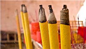 拜拜-燒香-https://www.flickr.com/photos/rosnika/14283960073/in/photolist-33AtC8-6TceVT-8U7WkT-8JrDwE-nHYZZH-nrMpGm-9oWLnk-nGpiRy-nLe2FF-nLbGYz-nJauhA-nJamDj-nLeg6X-nJrxrT-nrWHQf-nGoFBu-nrWCau-nrWPAH-nrWec3-nrW9p7-nJ8xwz-nJqehi-nrVVkv-nrVndf-nGmqEQ-nrTPbw-nJmeBy-nrSNDo-nL9sEt-nrSgHU-nJ4JmZ-nJ8ZAj-nrQea3-nJjyrT-nJ2pKz-nrPp3G-nL5H9r-nL5Abt-nJi6mn-nrN1zL-cDcJY3-mFc4qL