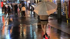 高中生
翻攝
http://edition.cnn.com/2015/12/27/asia/japan-schoolgirl-cafes-jk/