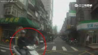 目無王法！騎士急煞攔車還怒嗆駕駛