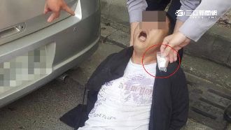 裝大方配合臨檢　男藏毒露餡找媽求救