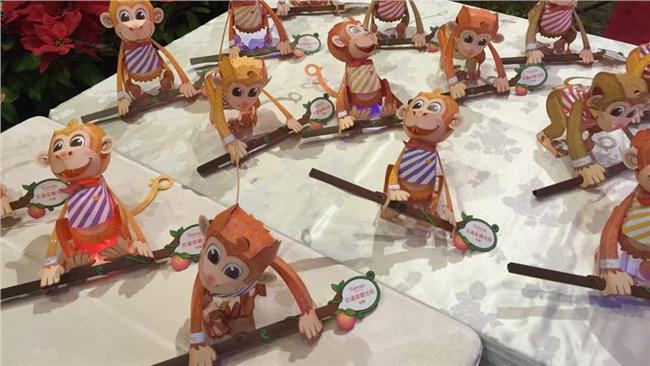360度旋轉！猴年小提燈亮相超吸睛