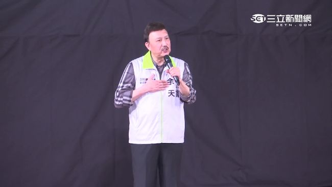 擦乾眼淚出來拼！余天現身幫小英造勢