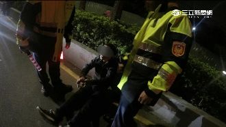 佔堂哥車遇警　毒蟲狂奔3百米逃不掉