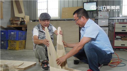 參觀傢俱行打翻果汁　黃西田不認帳？