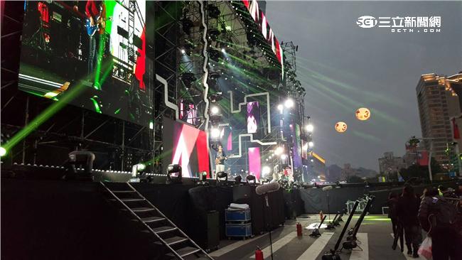 台北跨年晚會登場！等柯文哲唱憨人