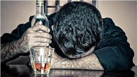 喝醉、宿醉、喝酒／百度