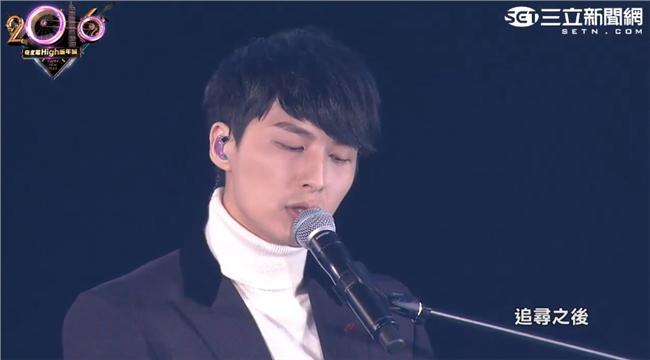 嚴爵尷尬！憲哥狂問：有沒有坐過小巴