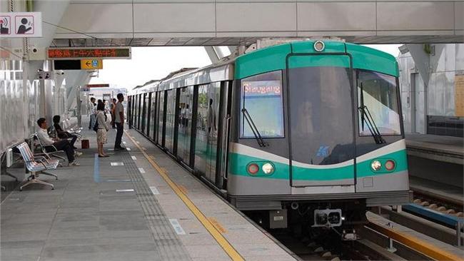 高雄夢時代跨年　高捷凌晨2時收班