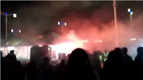 爆料公社,信號彈,跨年,高雄,夢時代-翻攝自爆料公社