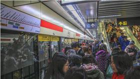 跨年,捷運,人潮,翻攝自爆料公社