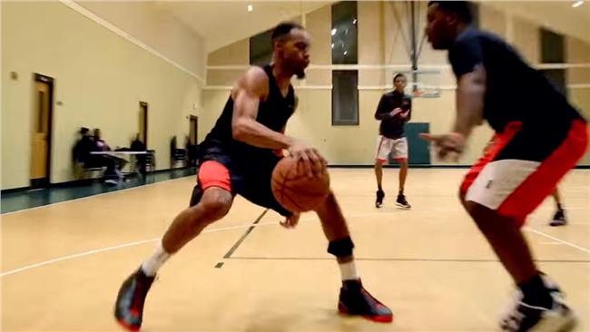 致敬偶像！NBA模仿神人推喬丹新片
