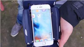 iphone 3310保護殼－翻攝自EverythingApplePro YouTube影片
https://www.youtube.com/watch?v=esxzwEWq2ME&feature=youtu.be