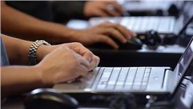 flickr網路遊戲,陪玩服務／Official GDC／https://www.flickr.com/photos/officialgdc/6235163921/in/photolist-auYR1e-hM9NyH-5B2gXj-dJWyEx-6HGxYK-dDD42K-tWocV4-diguYa-aYUF1p-aYUEV4-aYUF4p-diNPaW-v63HN7-digoEz-avwxm7-digoer-bqY7tn-AX9k-diNVeJ-dX1Rgf-iUu4H-5AVjdj-8YYVmg-8YZ21k-8Z2Zro-8Z36tS-8YYVji-8YZ2xZ-iUo2C-iUvvA-8YZ2fH-8YYVyX-iUuGM-5bxbMz-iysxo-iysQS-iysmf-iysZU-iysDS-iUomc-dat2ik-fDV8UG-fDCwAn-iUtRb-4Fpkz7-rnvmBQ-qqBiG1-6RjAgT-abRQEk-4wmniE