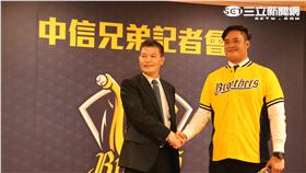 中信兄弟楊培宏領隊、林智勝（圖／記者王怡翔攝）