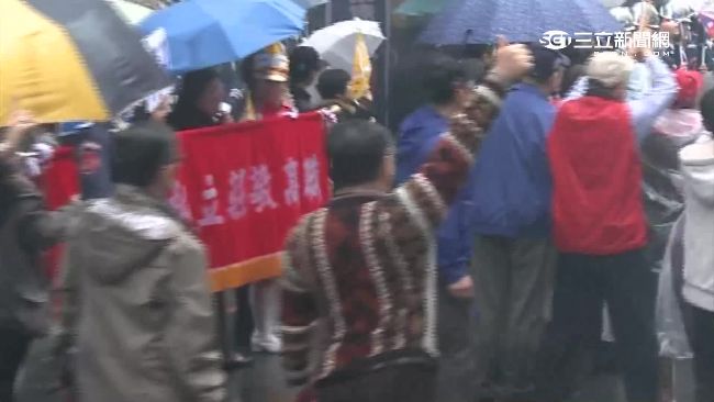 管樂迎朱立倫失聲　學生遭罰吹給鬼聽