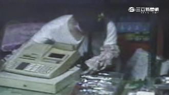 竊賊闖五金行　匍匐前進搬走收銀機