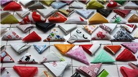 塑膠袋
翻攝ｆｌｉｃｋｒ
https://www.flickr.com/photos/istolethetv/6491449327/in/photolist-aTCnJ8-6XBzEF-dKNEu4-4PdrRb-4yegmd-aLv88v-gNGsqJ-9Sb5Fu-hwnWS-dzcyK3-dzcyBU-dz76vM-dzcyEJ-dz797k-dz784n-dzczWA-dzcCDA-dz77Eg-dz77kk-dz77Up-dzcByW-dzcBiU-dz78bK-dz76T6-dz79St-dz76Dv-dz78Qc-dz79qe-dz7dwK-dz7aDi-dzcFXW-dzcE3W-dz7anK-dz7bFB-dz7bQT-dzcGdq-dzcEYE-dzcGMA-dzcD4u-dzcEh3-dz7aUM-dz7crc-dz7e6e-dzczEo-E1B6d-gmZ6xq-hWBeZz-5dNrcg-kjQcUa-9dBFRJ