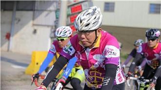 非典型輔選！柯文哲騎車候選人靠行