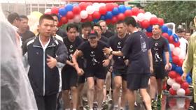 馬英九「軟腳」險仆街
https://www.youtube.com/watch?v=2CYeTSek8FM