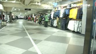 微風違建改善出奇招　室內竟畫停車格