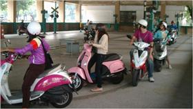 高齡75歲以上長者須通過體檢及認之機能檢測/高市監理所/https://khcmv.thb.gov.tw/NewsDetailC1100.aspx?Cond=4a9e6504-e62e-443b-b6ad-6d96154d8ee9#prettyPhoto