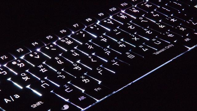 他提議廢ㄅㄆㄇ改學拼音　遭網友戰翻
