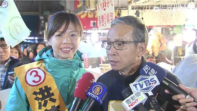 影／台灣女兒！吳念真陪洪慈庸掃街