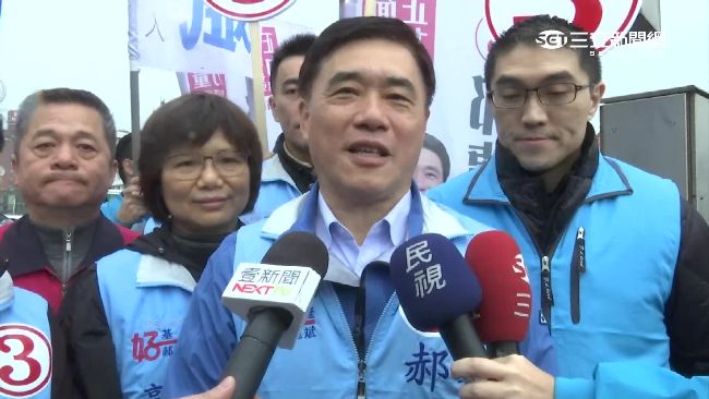 藍基隆打「棄劉楊保郝」　對手罵低俗