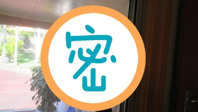 龐然大物上演獵食秀　老翁奮勇救了牠