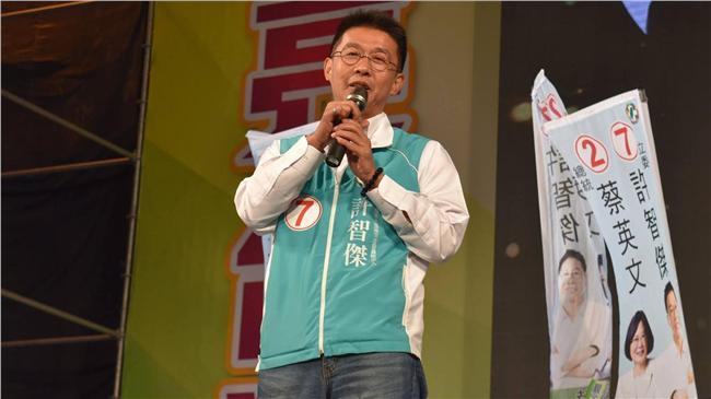 高票當選連任　許智傑喊話：小英總統