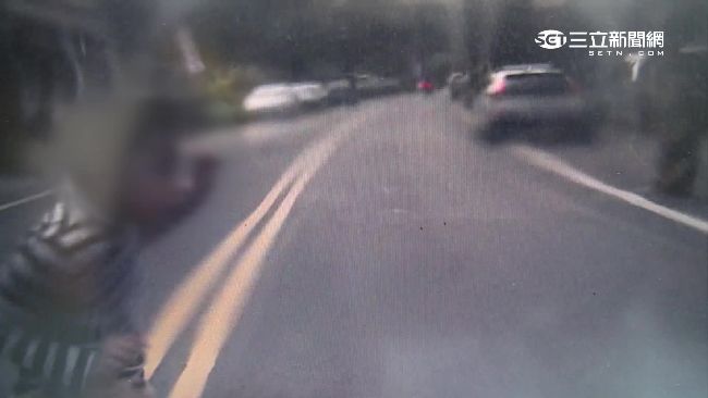7歲男童突衝出　機車剎車不及釀死劫