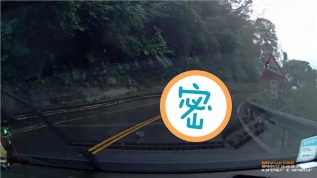 阿伯冒雨犯險　只為替台灣人做這件事