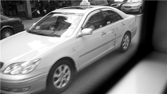 網友搭計程車　司機的一段話惹哭人
