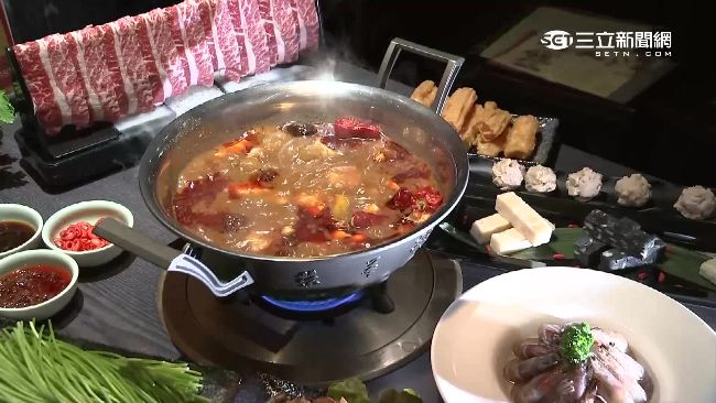 見台人喝火鍋湯　陸生驚呆：那有毒！