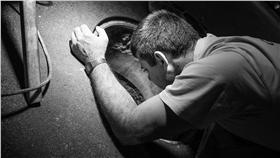 我是圖片說明。（圖／攝影者Z S, Flickr CC License）https://www.flickr.com/photos/zuerichs-strassen/15111758710/in/photolist-p2nHnY-8ehNMh-4HZX7P-it2xR1-51zCMD-namMvA-dNJpxB-7uBnE3-oBD1Y8-9bySEK-msC5U-4vaetF-bUQXfn-8vHTut-6DBnHm-bZU5KC-wNFRuG-d8GpRN-7456uA-bVXZyi-dCkr4-dq71AH-5FMTuT-9dyrEp-kwa3Rz-6BjnWy-ehjEg3-niJtLf-5TjGrG-oKbMj9-mUVrYR-bhrMFH-8BoJa-sbpJJW-dC4Lu-qpxq5b-m1xhVp-8Bs3i-8BoHB-aPUpS2-5Zdkxt-dS4kUY-efEUZ3-bSv1hk-8BoBR-oBqYQJ-ppwuh3-rFfWJZ-33EKsm-36TUS