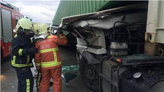 被四噸重貨櫃砸到　司機毫髮無傷