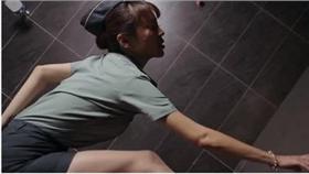 劉樂妍軍服深蹲減肥皂/youtube