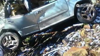 警官偕妻賞雪　開車摔落山谷不幸雙亡