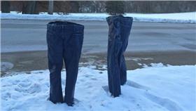 牛仔褲隱形人 圖/翻攝自tomgrotting IG