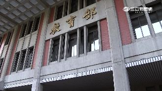 護課綱有功？教育部竟幫他們升職加薪