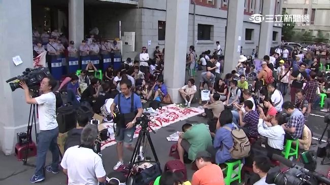 反課綱微調　51名立委連署支持