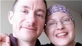 愛愛發現乳癌－圖／翻攝自《鏡報》