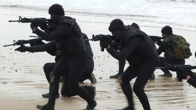 不要問你會怕！海龍蛙兵都這樣操練
