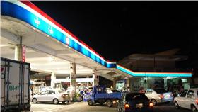 中油／flickr－li-penny
（https://www.flickr.com/photos/li-penny/2644036856/in/photolist-52Do3m-6Y5eEo-5fDnpg-5hJnhW-4Z9647-97t5oy-97t5ny-97pYBn-piKKA9-qdsEWY-zzUrPG-zB13c6-zyFJSf-zzUm3G-yE7pX6-yE7gkX-zB12i2-zyFKWu-zzUc25-zyFQQC-zjnyks-zzUjWJ-zzUixS-zjoT2b-zAZQLv-Bm1DXy-4SAFax-zBSLBH-9dN12X-9dMZSe-8e1GFB-nEaouU）