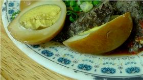 滷蛋(圖／攝影者PROBlowing Puffer Fish, flickr CC License)
https://www.flickr.com/photos/changyisheng/6986196974/