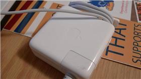 充電器－flickr-FHKE-https://www.flickr.com/photos/fhke/2928408484/