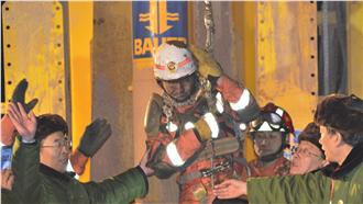 從耶誕節就受困　山東礦災4人終獲救