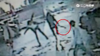 停車糾紛爆衝突　雙方撂人揮刀亂鬥